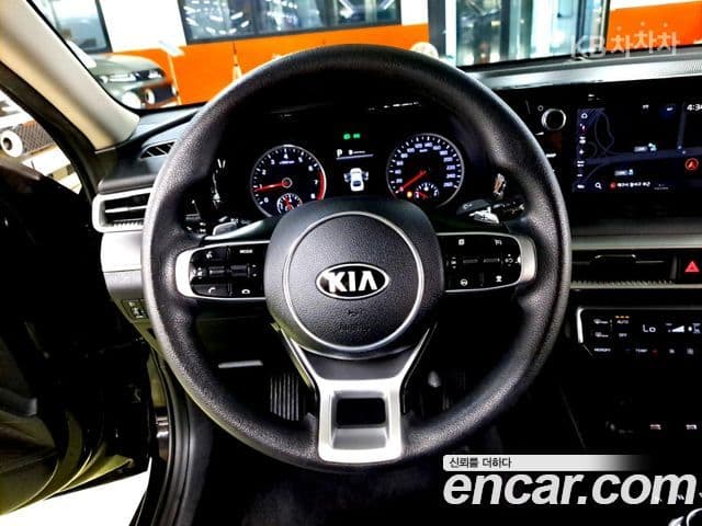 Kia K5 2020 — ფოტო 10/20