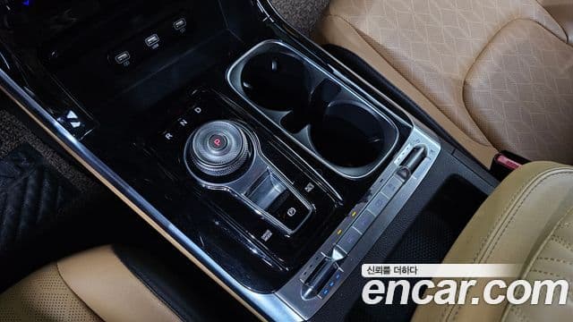 Kia Carnival 2020 — фото 9 из 20