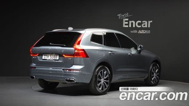 Volvo XC60 2018 — Şəkil 1/20