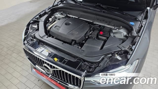 Volvo XC60 2018 — Şəkil 5/20
