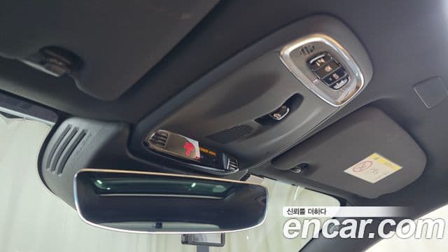 Volvo XC60 2018 — Şəkil 17/20