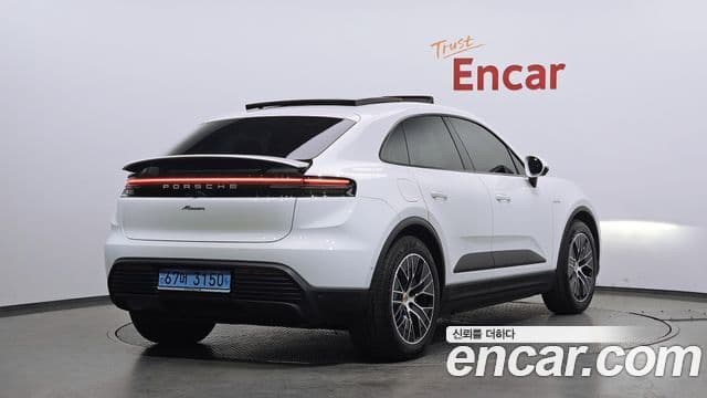 Porsche Macan EV 2025 — Photo 20/20