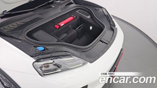 Porsche Macan EV 2025 — Photo 16/20