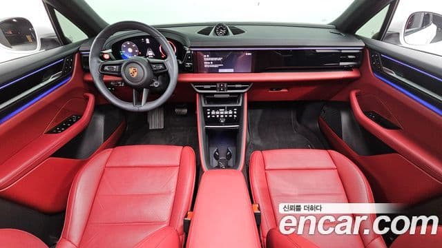 Porsche Macan EV 2025 — Photo 13/20