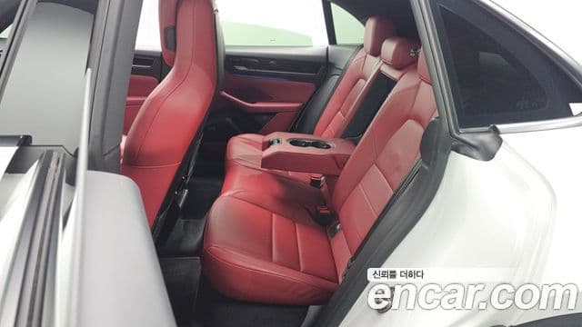 Porsche Macan EV 2025 — Photo 4/20