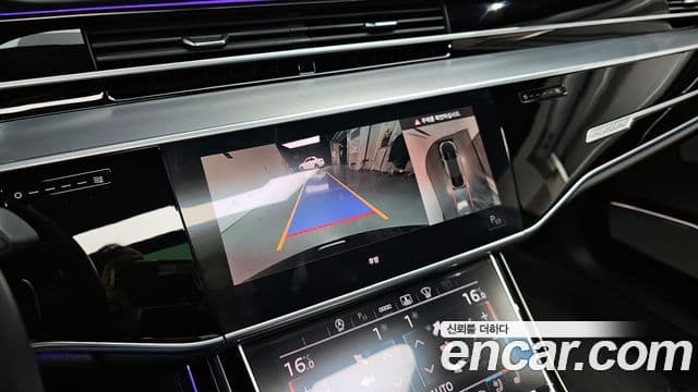 Audi A8 2021 — Şəkil 16/20