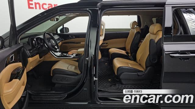Kia Carnival 2020 — фото 18 из 20