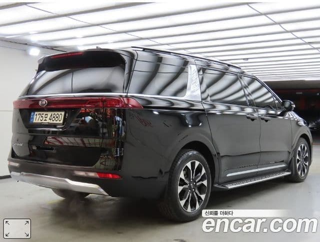 Kia Carnival 2021 — ფოტო 1/20