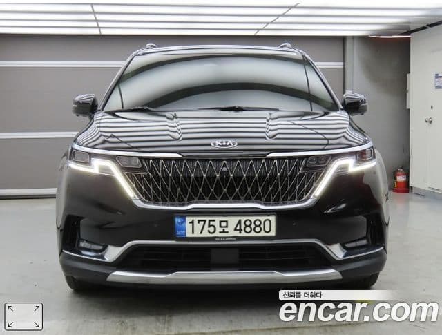 Kia Carnival 2021 — ფოტო 2/20