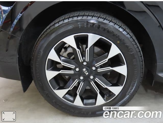 Kia Carnival 2021 — фото 4 из 20
