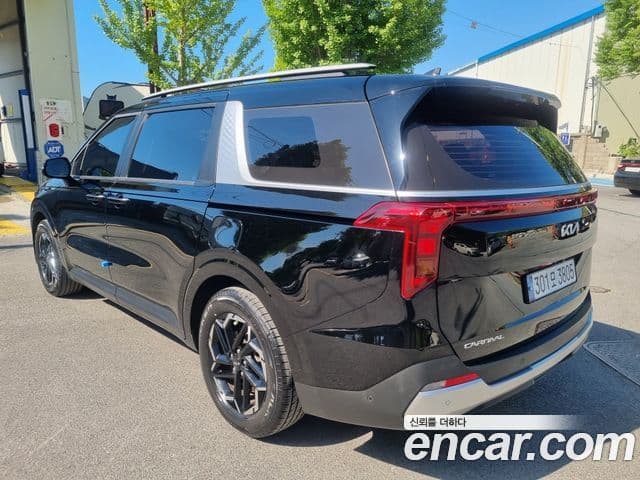 Kia Carnival 2024 — ფოტო 4/20