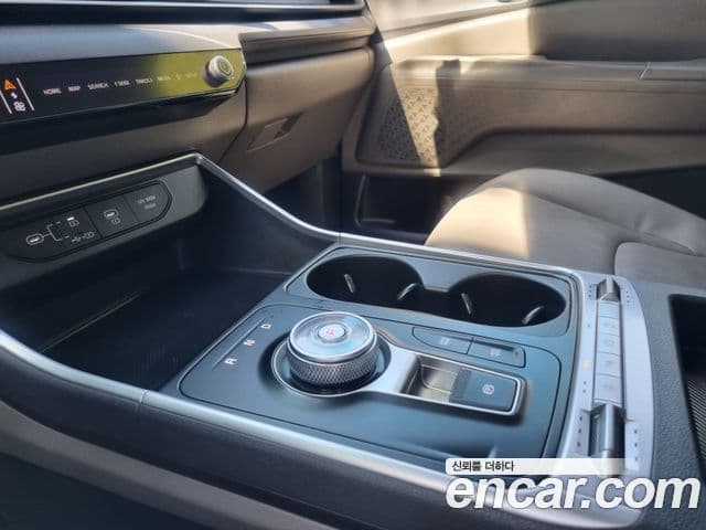 Kia Carnival 2024 — ფოტო 13/20