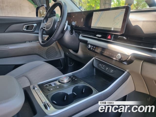 Kia Carnival 2024 — ფოტო 15/20