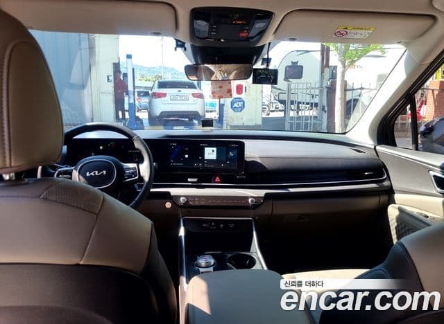 Kia Carnival 2024 — ფოტო 16/20
