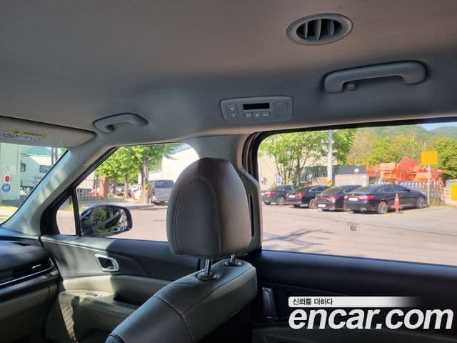 Kia Carnival 2024 — ფოტო 18/20