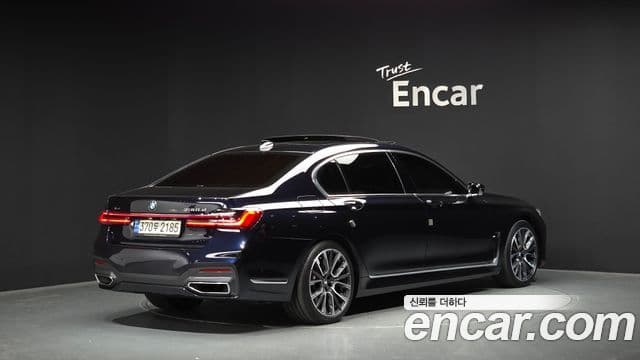 BMW 7 Series 2021 — ფოტო 2/20