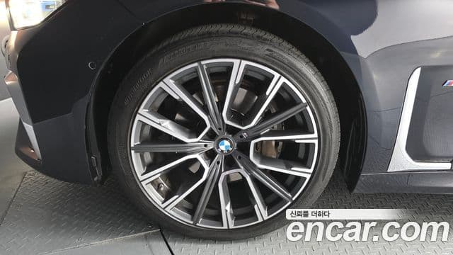 BMW 7 Series 2021 — ფოტო 5/20