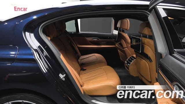 BMW 7 Series 2021 — ფოტო 12/20