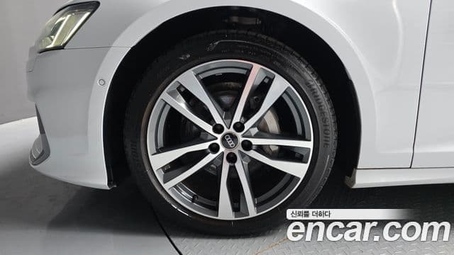 Audi A6 2022 — ფოტო 5/20