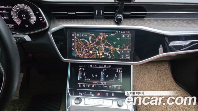 Audi A6 2022 — ფოტო 13/20