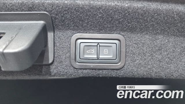 Audi A6 2022 — ფოტო 17/20