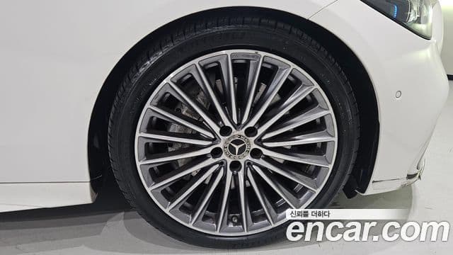 Mercedes-Benz C-Class 2023 — ფოტო 4/20