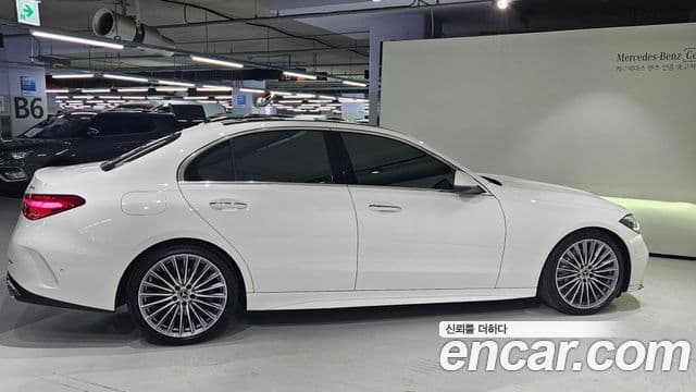 Mercedes-Benz C-Class 2023 — ფოტო 8/20