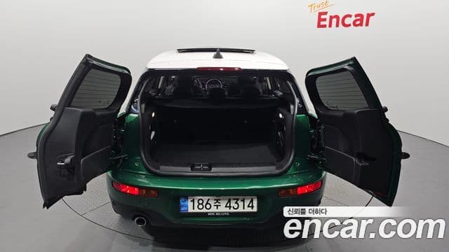 Mini Cooper Clubman 2022 — Şəkil 23/32
