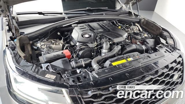 Land Rover Range Rover Velar 2018 — Şəkil 6/20