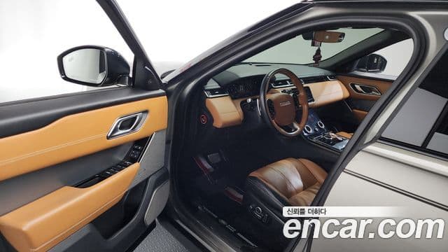 Land Rover Range Rover Velar 2018 — Şəkil 10/20