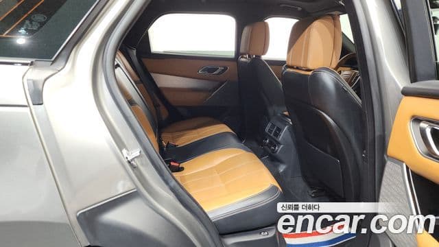 Land Rover Range Rover Velar 2018 — Şəkil 11/20