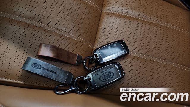 Land Rover Range Rover Velar 2018 — Şəkil 15/20