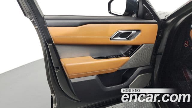 Land Rover Range Rover Velar 2018 — Photo 29/36