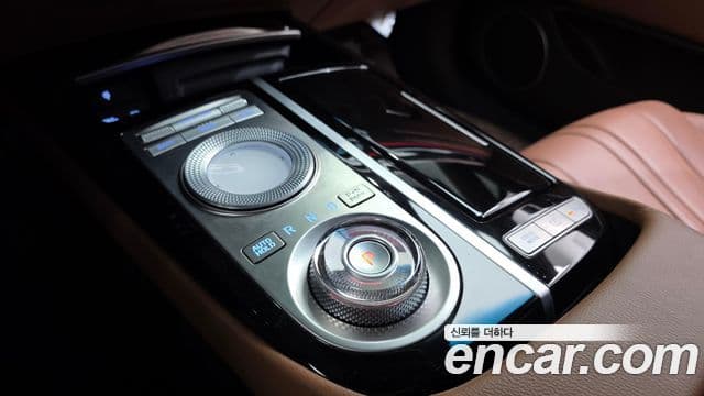 Genesis Electrified G80 2022 — фото 9 из 20