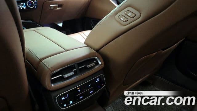 Genesis Electrified G80 2022 — фото 18 из 20