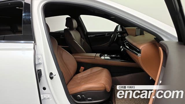 Genesis G80 2022 — ფოტო 28/32