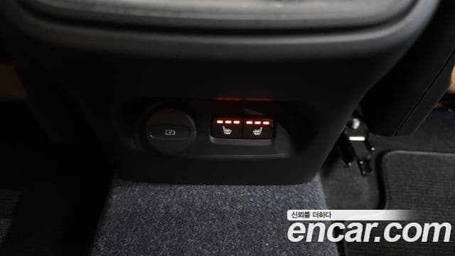 Volvo XC40 2020 — Şəkil 18/20