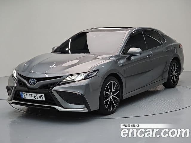 Toyota Camry 2024 — ფოტო 1/20