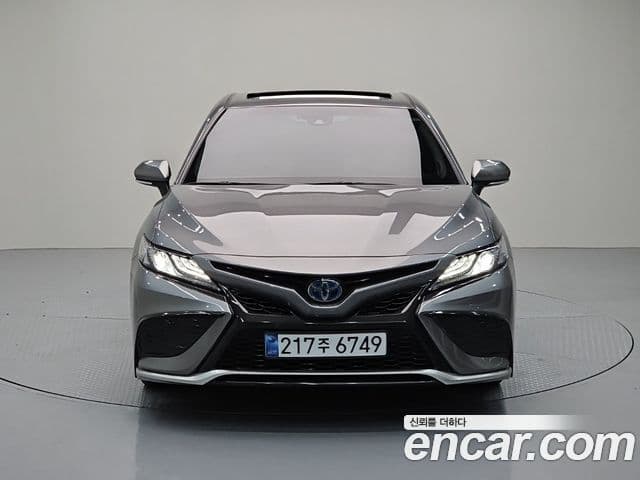 Toyota Camry 2024 — ფოტო 7/20