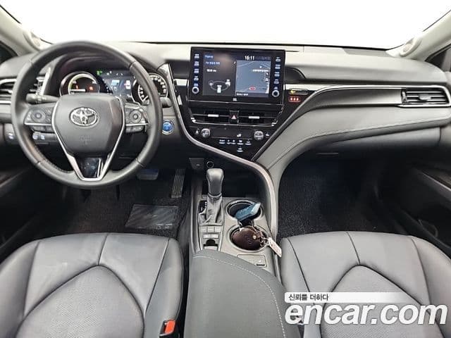 Toyota Camry 2024 — ფოტო 5/20