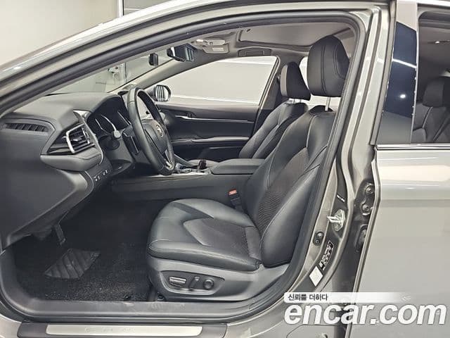 Toyota Camry 2024 — ფოტო 20/20