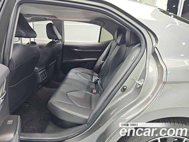 Toyota Camry 2024 — ფოტო 4/20