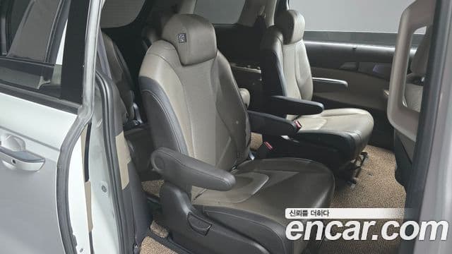 Kia Carnival 2024 — ფოტო 12/20