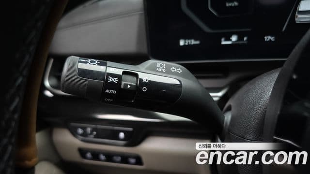 Kia Carnival 2024 — ფოტო 17/20