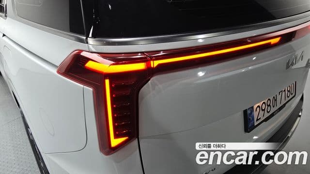 Kia Carnival 2024 — Photo 8/32