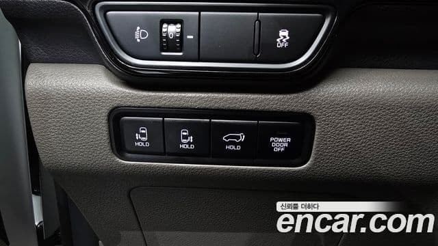 Kia Carnival 2024 — Photo 28/32