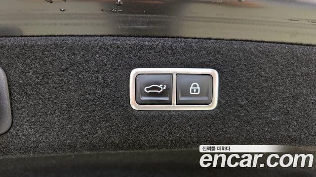 Genesis G90 2023 — ფოტო 28/30