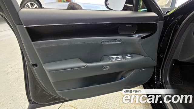 Genesis G90 2023 — ფოტო 24/30