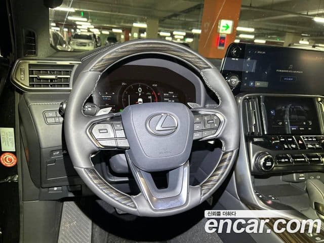 Lexus LX 2025 — Şəkil 10/17