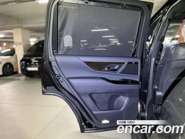 Lexus LX 2025 — фото 8 из 17